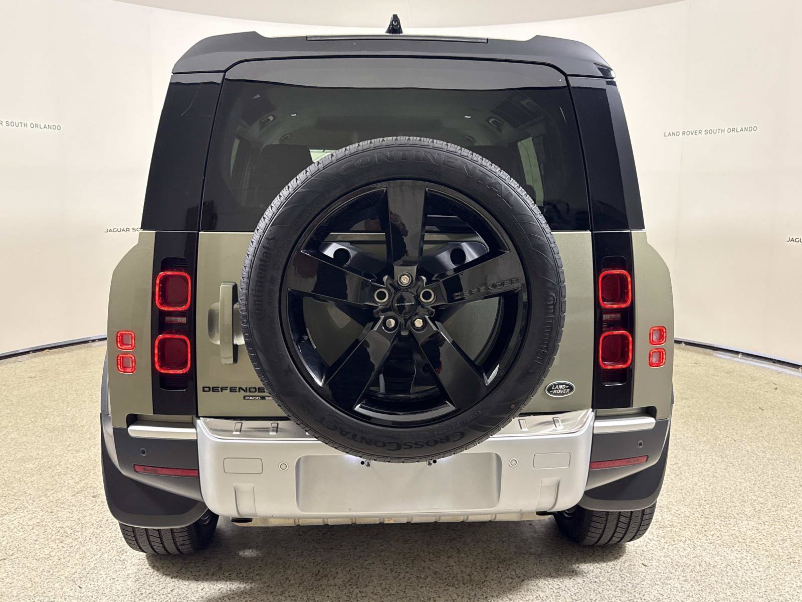 Used 2020 Land Rover Defender 110 SE AWD/4WD image 4