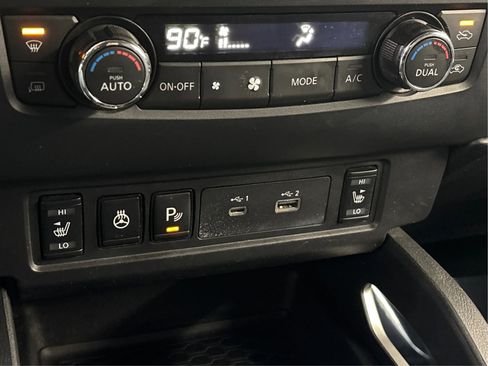 Used 2022 Nissan Frontier SV image 37