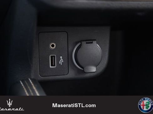 Used 2020 Nissan Kicks SR w/ SR Premium Package image 19