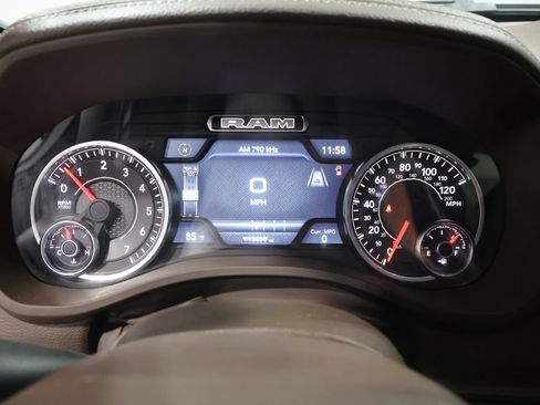 Used 2025 RAM 1500 Laramie AWD/4WD image 38