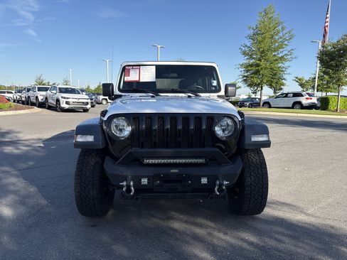 Used 2021 Jeep Wrangler Unlimited Sport AWD/4WD image 3