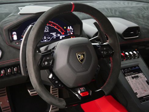 Used 2022 Lamborghini Huracan STO RWD image 15