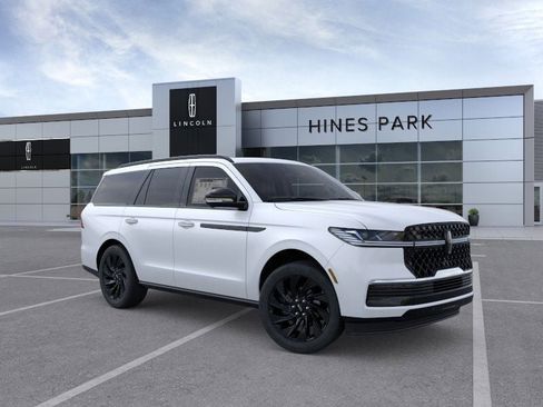 New 2025 Lincoln Navigator Reserve w/ Jet Appearance Package image 7