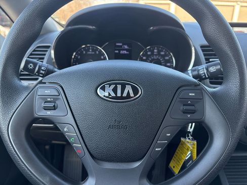 Used 2016 Kia Forte LX image 10