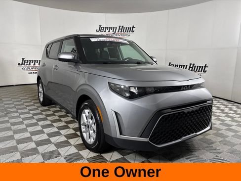 Used 2025 Kia Soul LX w/ LX Technology Package FWD image 4