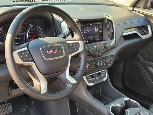 Used 2023 GMC Terrain SLT image 9