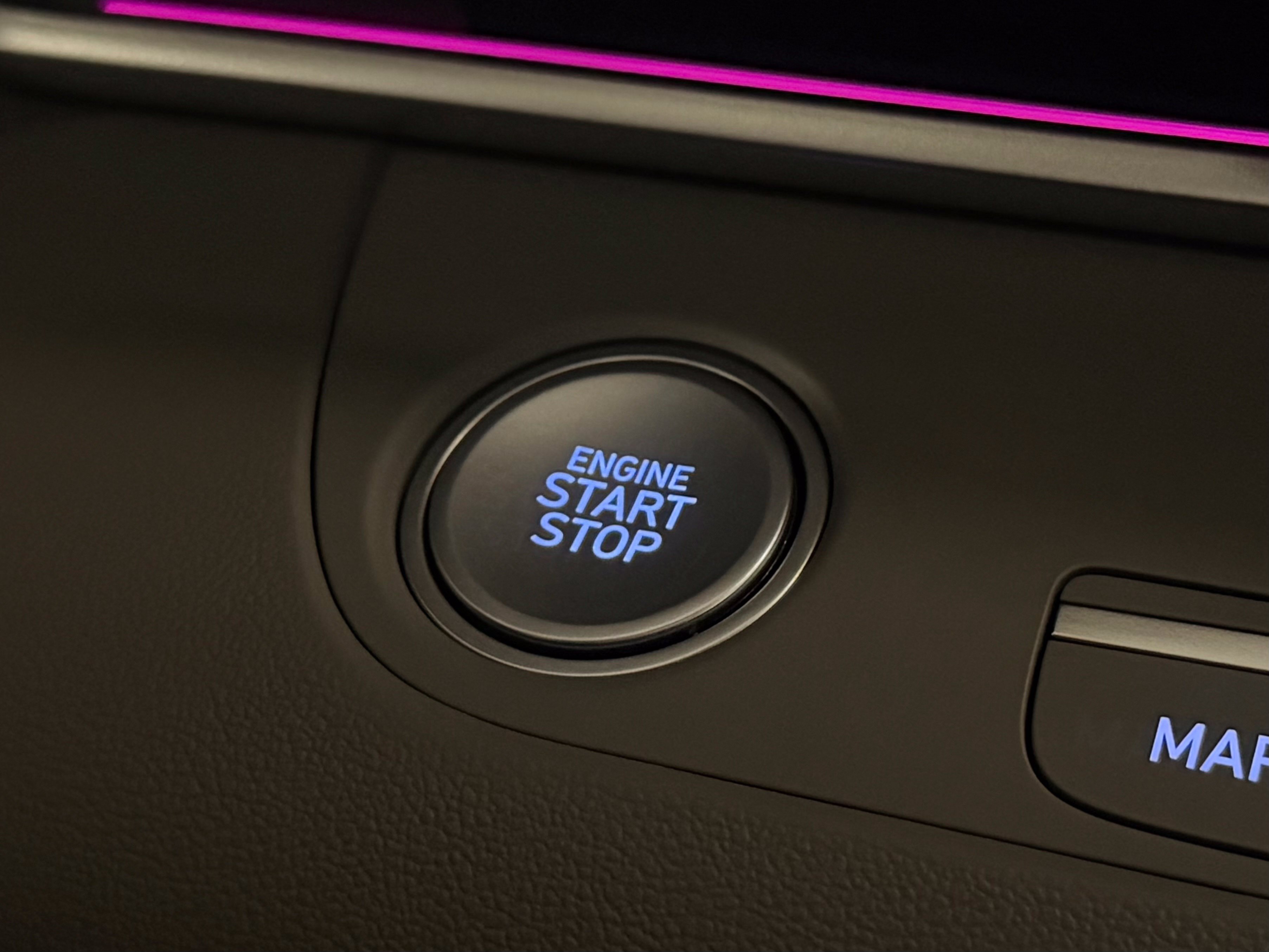 Used 2025 Hyundai Elantra SEL FWD image 23