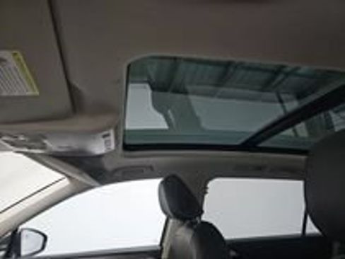 Used 2023 Volkswagen Tiguan SE w/ Panoramic Sunroof Package FWD image 16