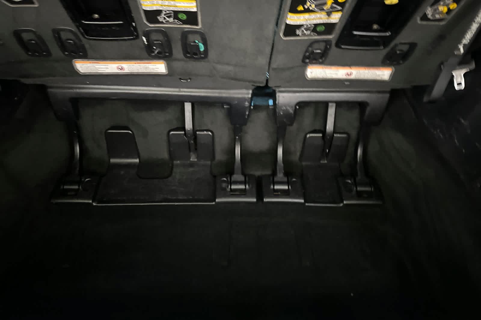 Used 2015 Toyota Sienna SE w/ SE Preferred Package FWD image 19