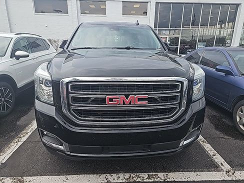 Used 2016 GMC Yukon SLT image 2