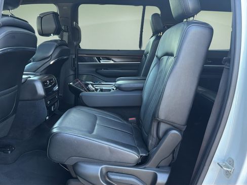Used 2024 Jeep Grand Wagoneer L 4WD image 19