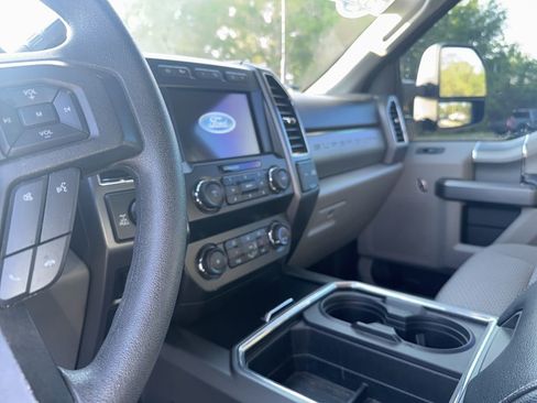 Used 2022 Ford F250 XLT w/ XLT Premium Package image 10