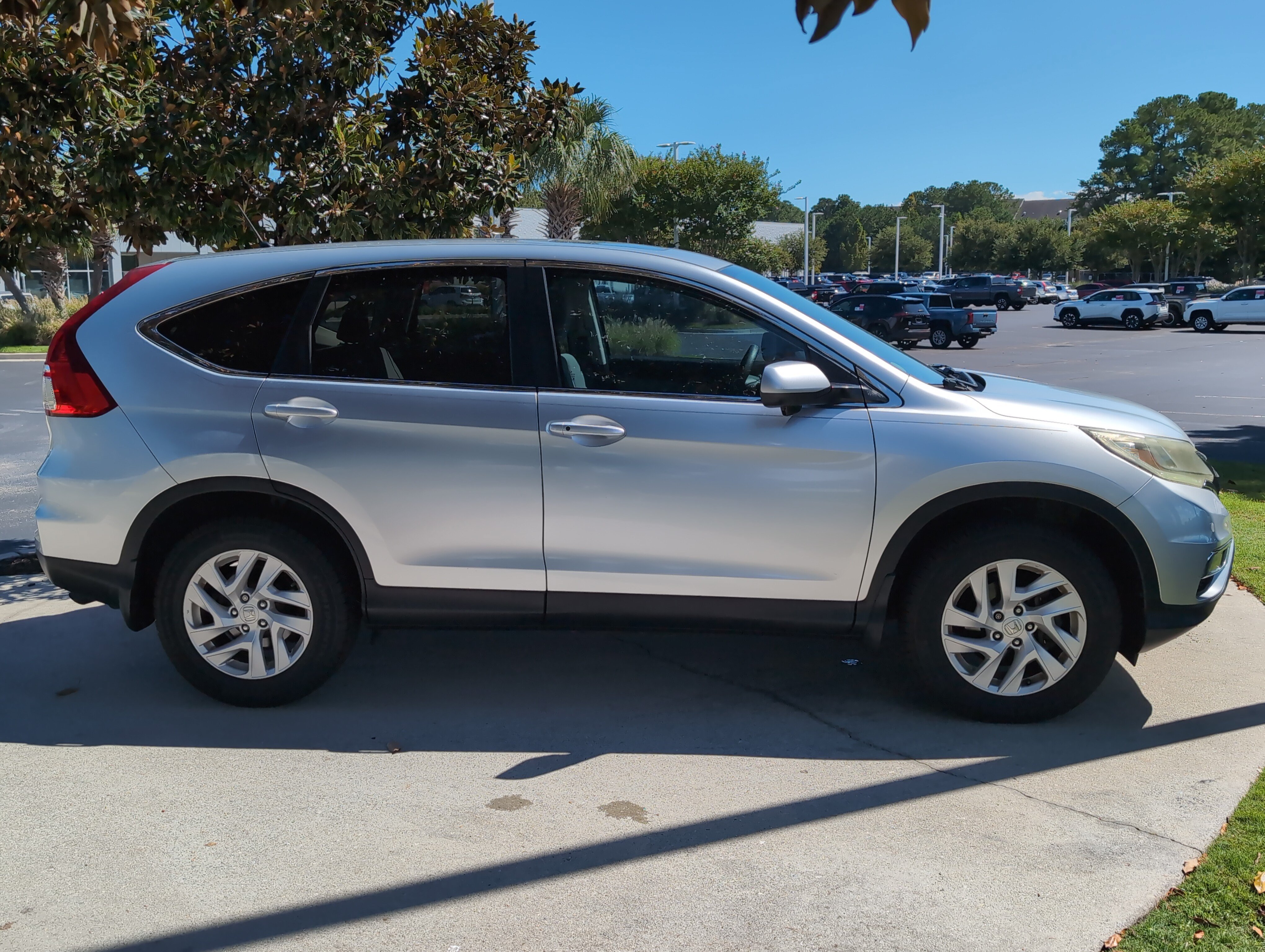 Used 2016 Honda CR-V EX image 11