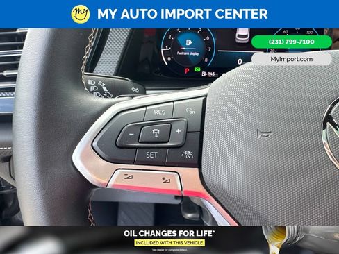 Used 2025 Volkswagen Atlas Cross Sport SEL AWD/4WD image 17