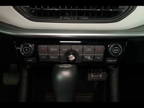 Used 2025 Jeep Compass Limited AWD/4WD image 26