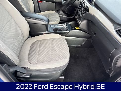 Used 2022 Ford Escape SE w/ Cold Weather Package image 13
