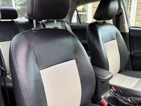 Used 2009 Toyota Corolla S FWD image 25