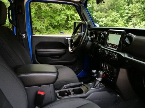 Used 2021 Jeep Gladiator Sport AWD/4WD image 36