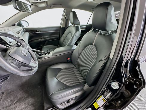 Used 2024 Toyota Camry SE image 13