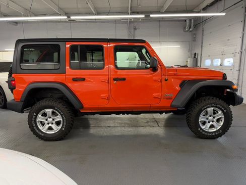 Used 2018 Jeep Wrangler Unlimited Sport S AWD/4WD image 6