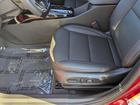 New 2026 Chevrolet Trax RS w/ Sunroof Package image 4