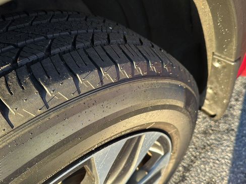 Certified 2020 Toyota Highlander XLE image 37