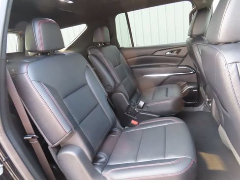 Used 2025 Chevrolet Traverse Z71 w/ Enhanced Driving Package AWD/4WD image 30