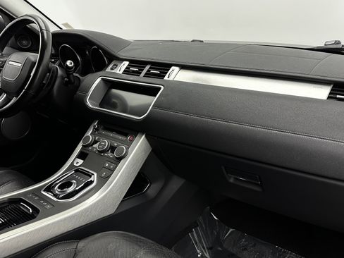 Used 2017 Land Rover Range Rover Evoque SE Premium image 36