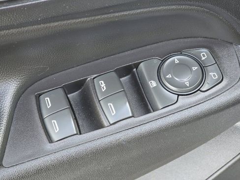 Used 2018 Chevrolet Equinox LT w/ Sun & Infotainment Package FWD image 23