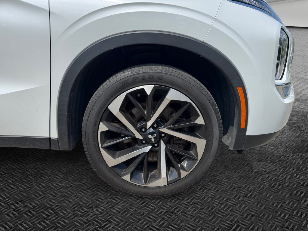 Used 2022 Mitsubishi Outlander SE AWD/4WD image 11
