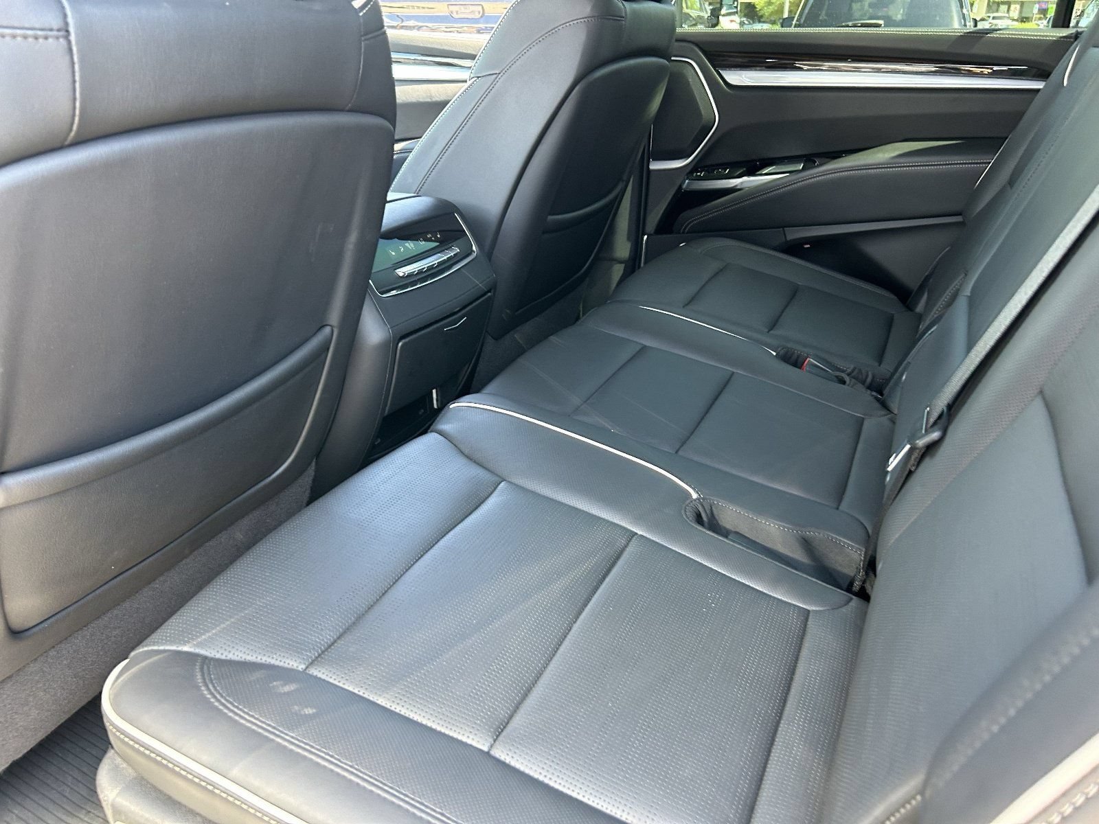 Certified 2025 Cadillac Escalade ESV Premium Luxury w/ LPO, Floor Liner Package AWD/4WD image 24