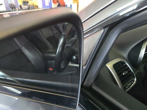 Used 2019 Jeep Grand Cherokee Altitude image 31