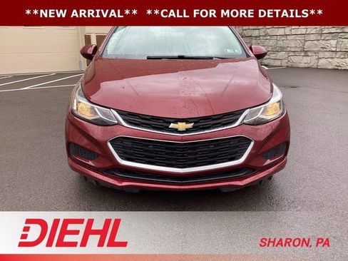 Used 2016 Chevrolet Cruze LT w/ Convenience Package image 2