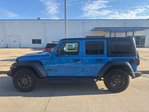 Used 2024 Jeep Wrangler Sport S image 4