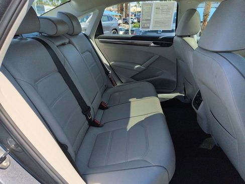 Used 2017 Volkswagen Passat 1.8T SE image 20