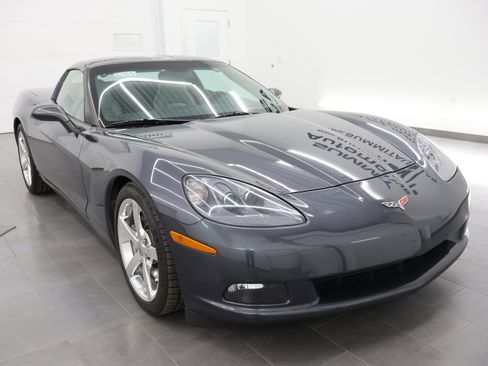 Used 2009 Chevrolet Corvette Coupe w/ Preferred Equipment Group RWD image 2