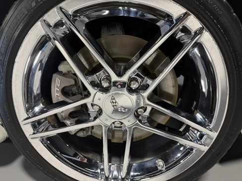Used 2011 Chevrolet Corvette Coupe w/ 1LT RWD image 20