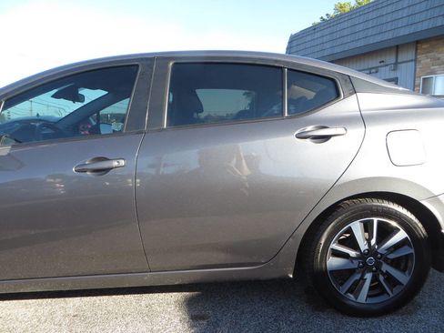 Used 2021 Nissan Versa SV image 29
