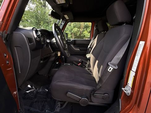 Used 2014 Jeep Wrangler Unlimited Sport w/ Quick Order Package 24S AWD/4WD image 13