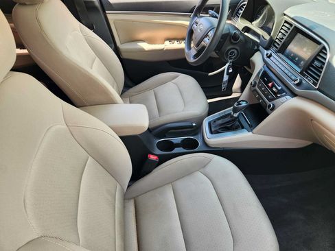 Used 2017 Hyundai Elantra SE FWD image 13