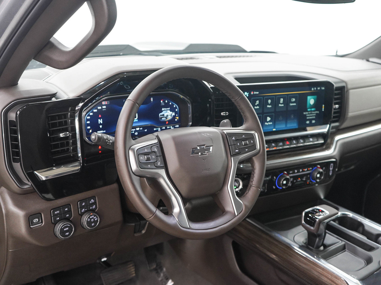 Used 2025 Chevrolet Silverado 1500 LT Trail Boss w/ LT Trail Boss Premium Package AWD/4WD image 19