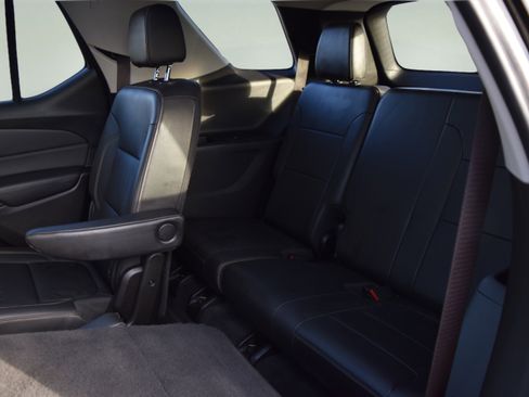 Used 2021 Chevrolet Traverse RS w/ LPO, Floor Liner Package image 9
