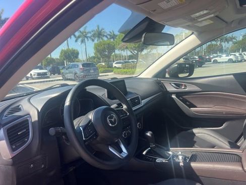 Used 2018 MAZDA MAZDA3 Touring image 25