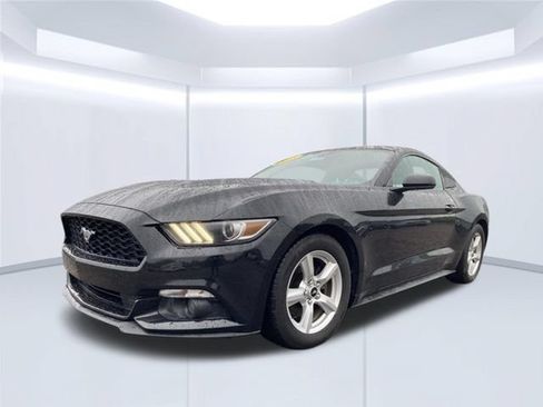Used 2015 Ford Mustang Coupe RWD image 11
