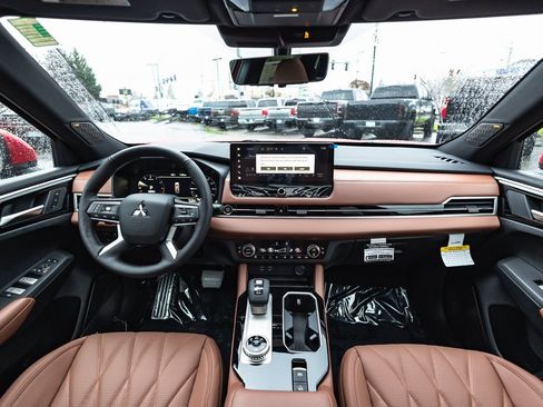 New 2026 Mitsubishi Outlander SEL image 22