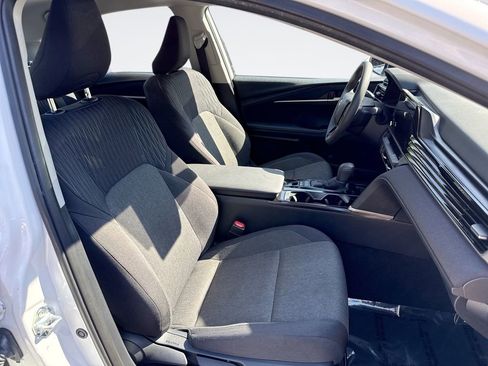 Used 2025 Toyota Camry LE FWD image 25