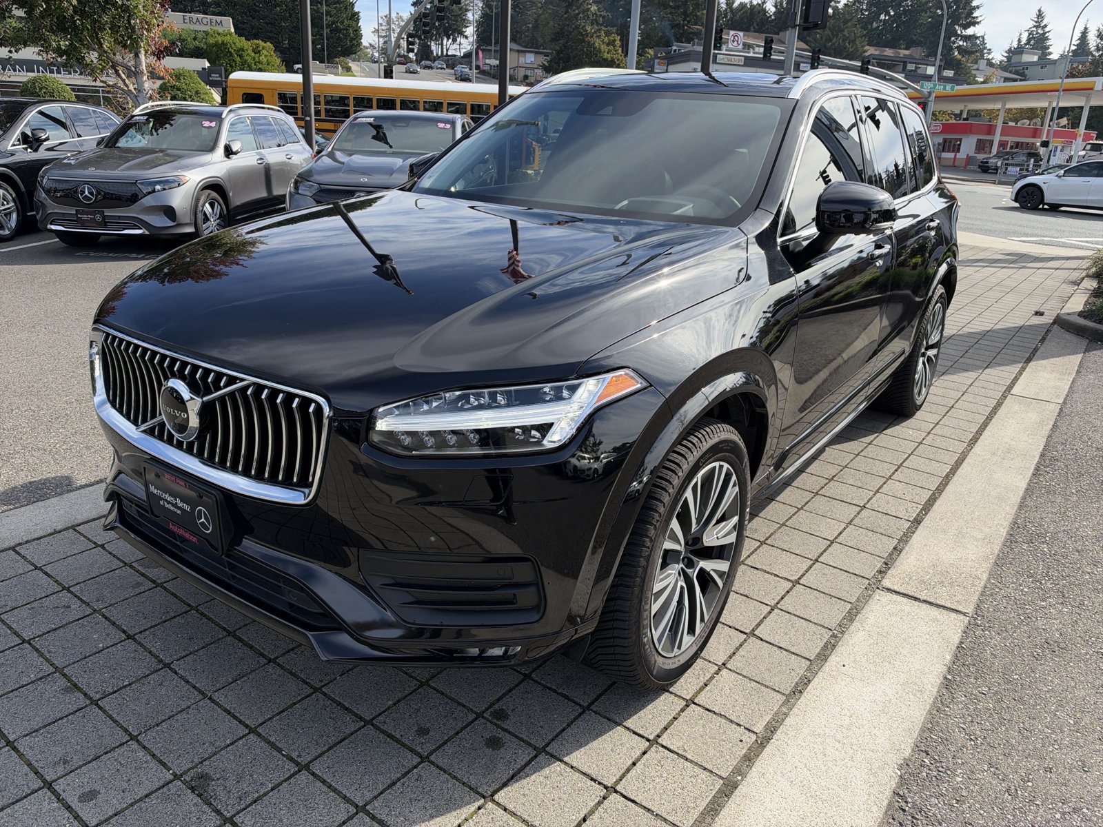 Used 2020 Volvo XC90 T5 Momentum w/ Protection Package Premier AWD/4WD image 1