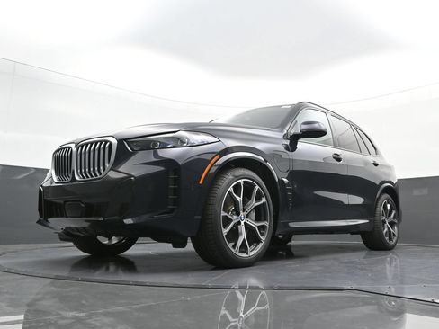 New 2026 BMW X5 xDrive50e w/ M Sport Package AWD/4WD image 24