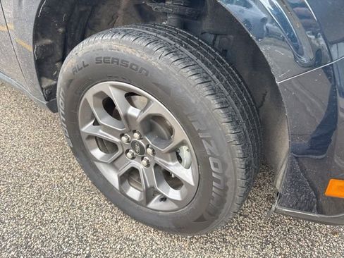 Used 2023 Ford Maverick XLT w/ XLT Luxury Package image 3