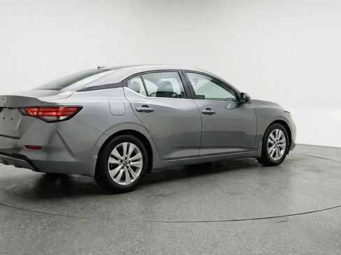 Used 2025 Nissan Sentra S image 9